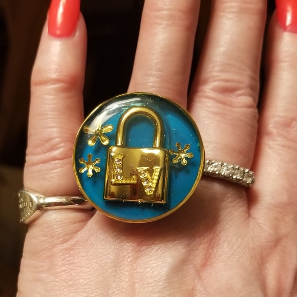 LV SPINNER VIDEO MzMax Resin Designs Luxury Series Ring - Picture 5 of 8